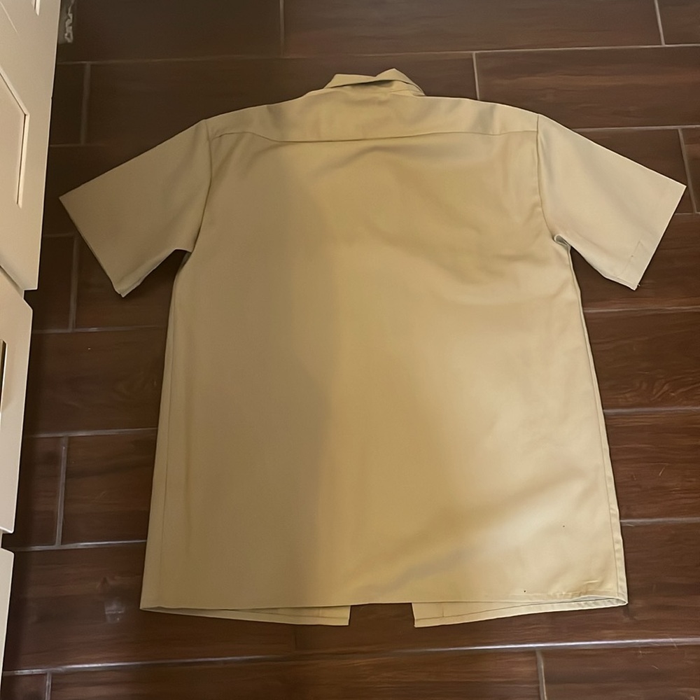 Size M/ Dickies Short Sleeve Button Up